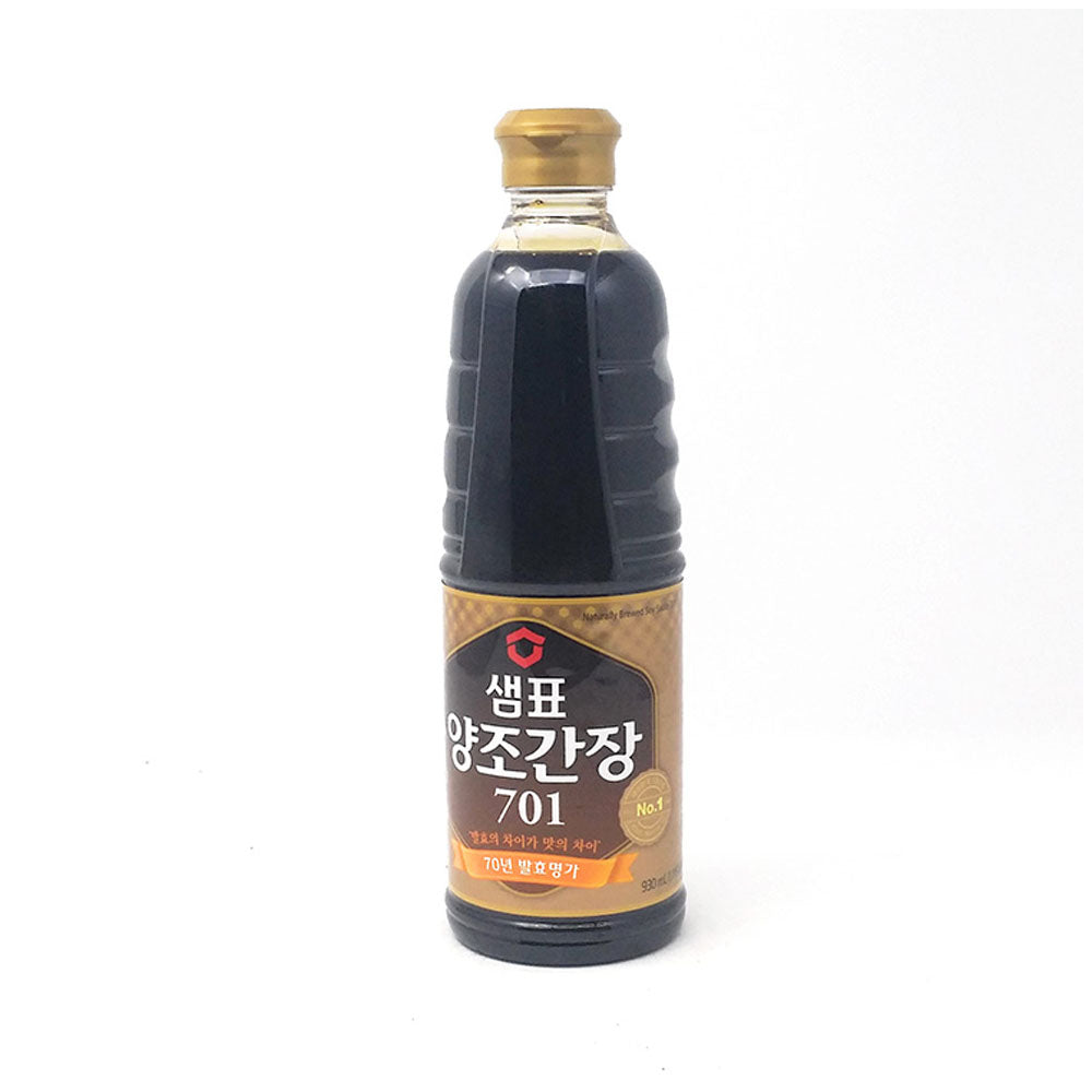 Sempio Naturally Brewed Soy Sauce 701 930ml